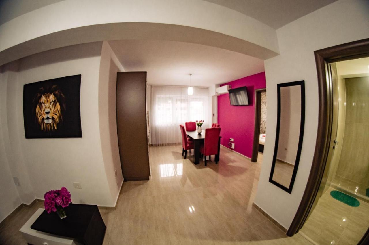 Apartment Gabriela'S Home Oradea Exterior foto