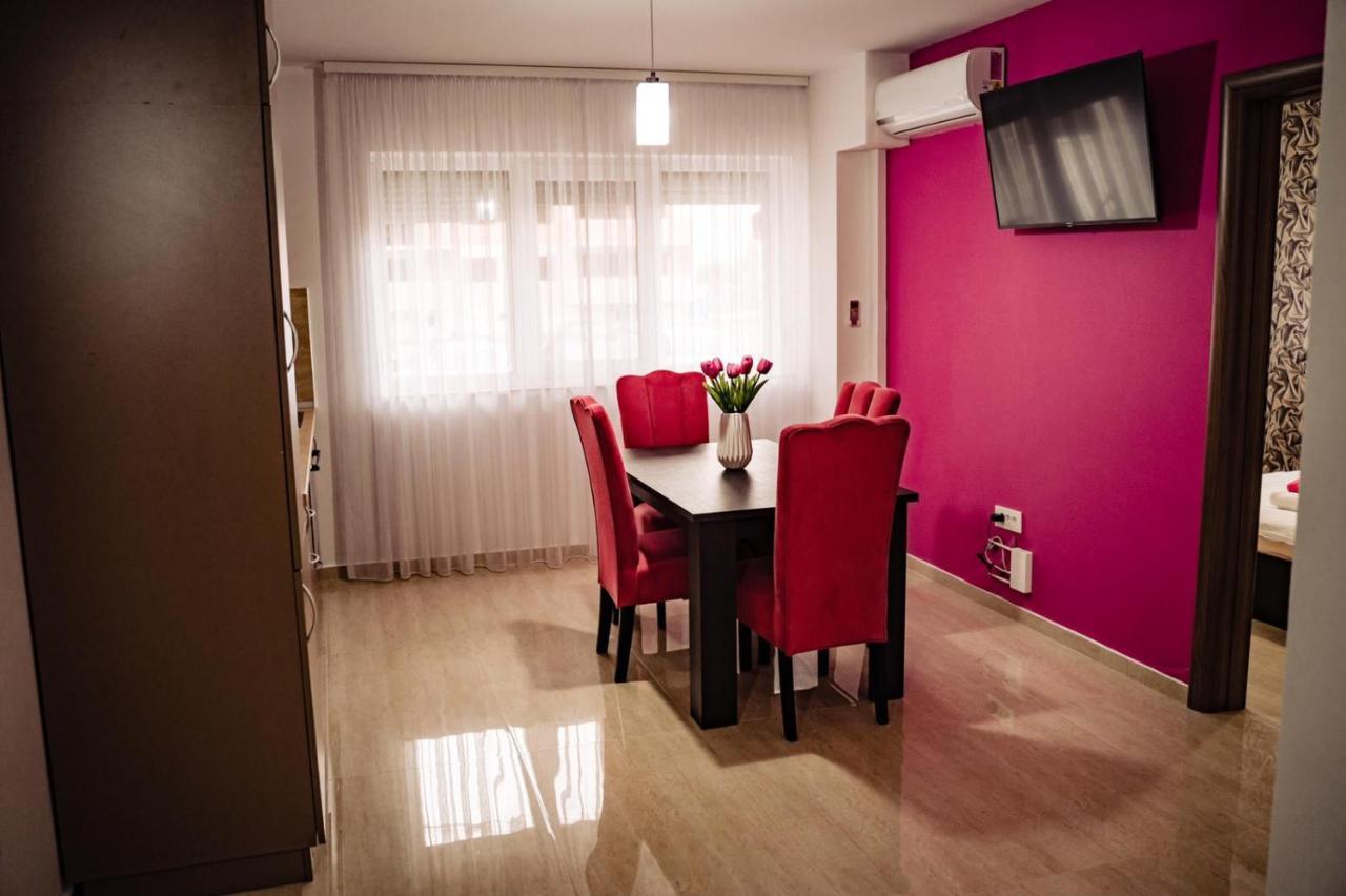 Apartment Gabriela'S Home Oradea Exterior foto